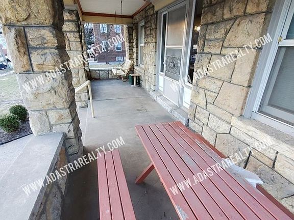 4th image of 200 W 34th St APT 1E