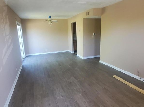 901 Crosshill Dr, Frankfort, KY 40601