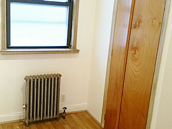 5th image of 3177 44th St #1L