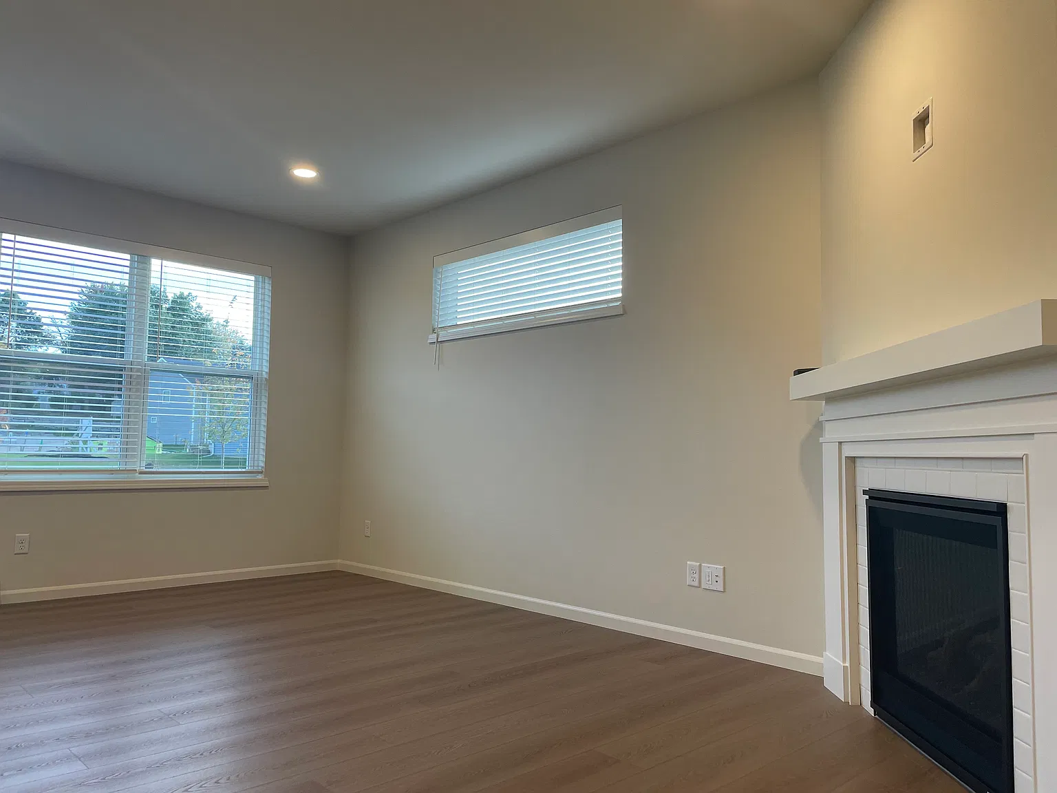 4 bed, 2.5 bath, 2052 sqft, $3,095 — Photo 3