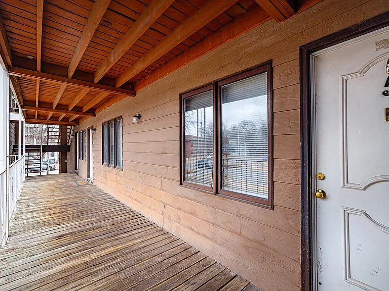 1110 F St #5 — Photo 34