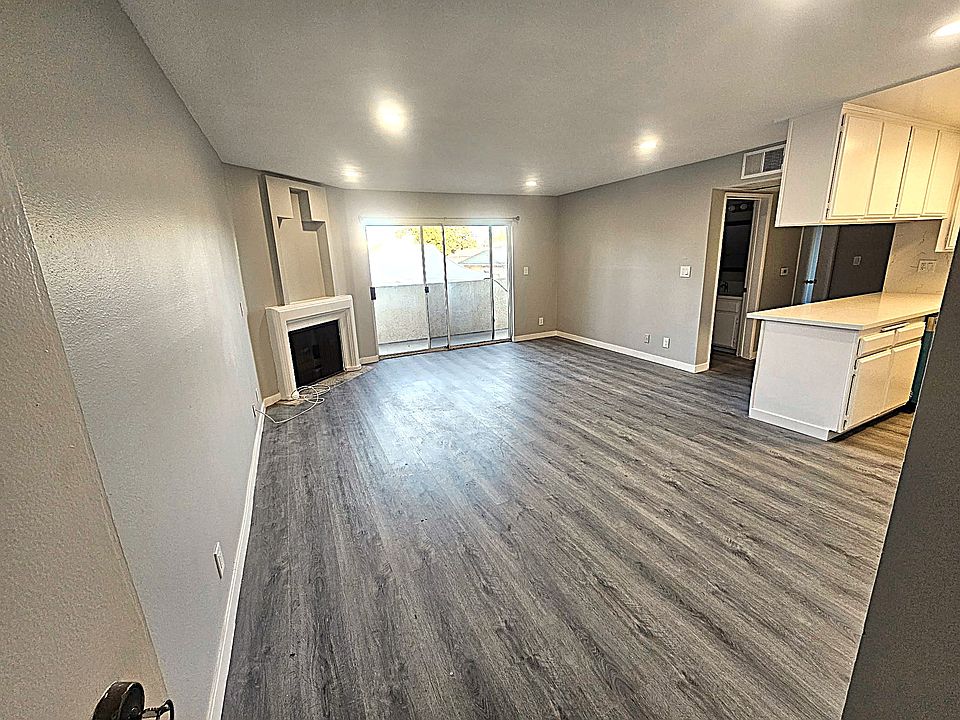 1st image of 2558 S Sepulveda Blvd