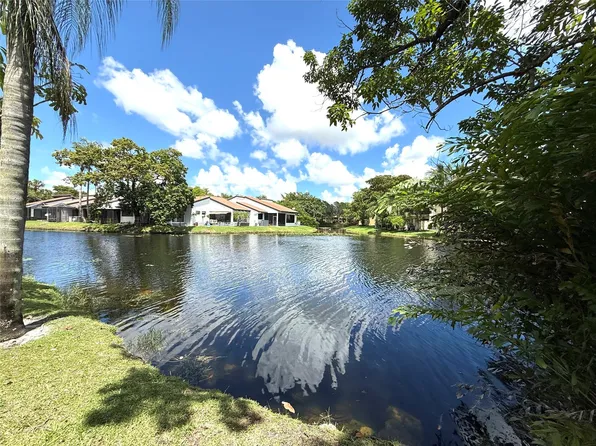 712 SW 88th Terrace #712, Plantation, FL 33324