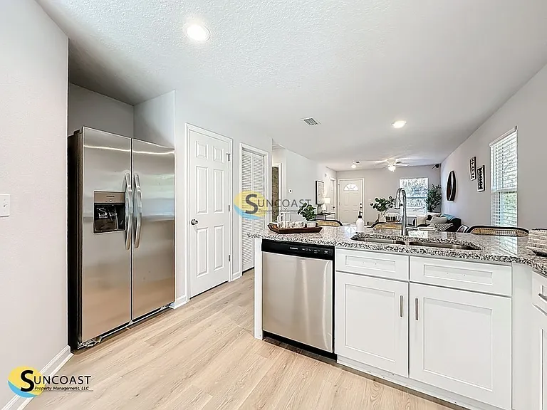 1336 W 30th St — Photo 12