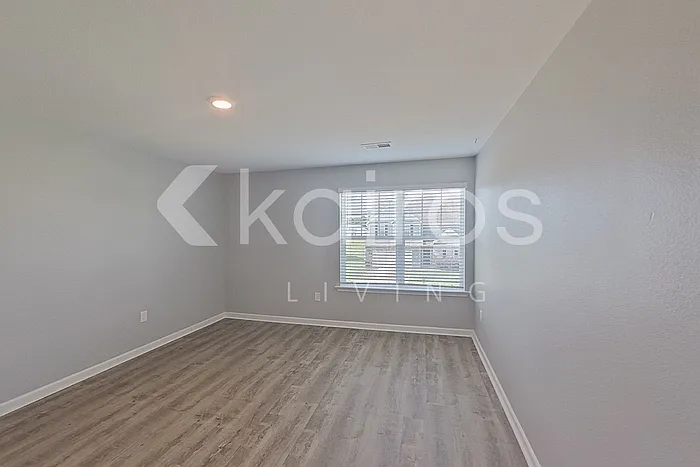 1139 Freedom Pkwy — Photo 10