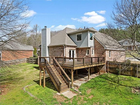 2nd image of 39 Club View Dr SE