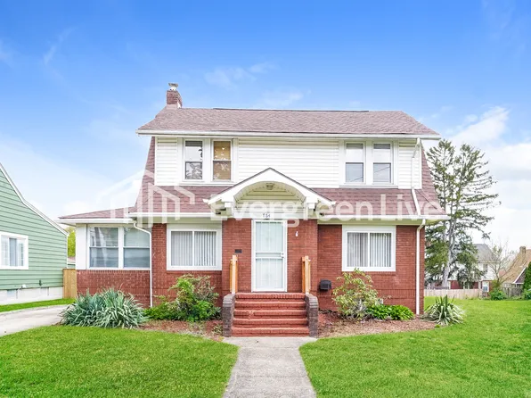 864 Packard Dr, Akron, OH 44320