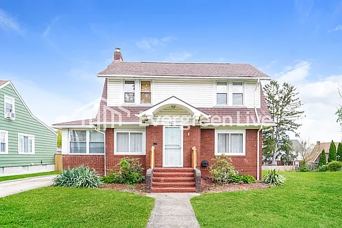 864 Packard Dr Photo 1