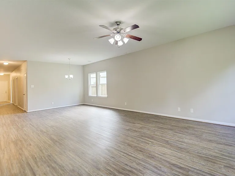 6026 Burnet Bend Ave — Photo 5
