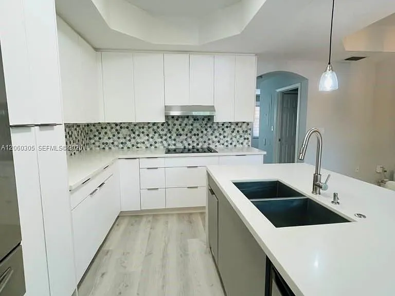 790 SW 107th Ave #301 — Photo 8