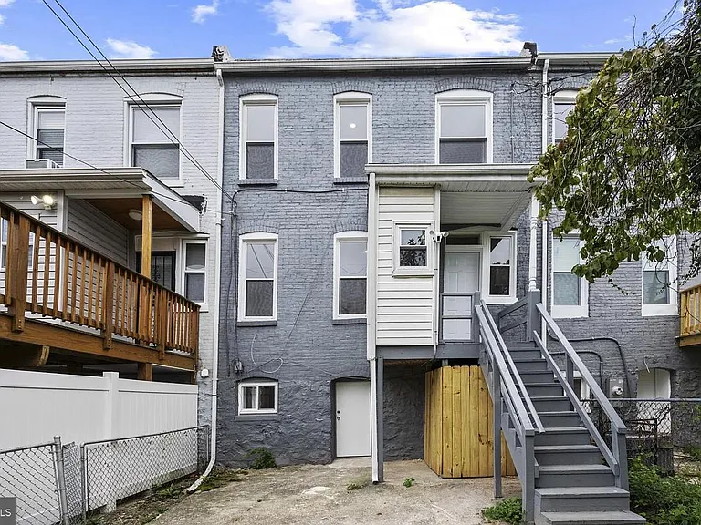 3030 Windsor Ave — Photo 13