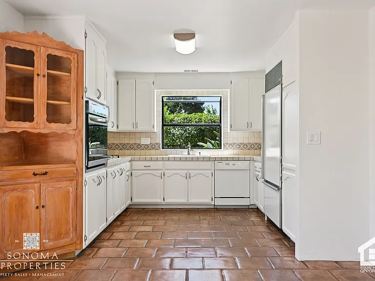 424 La Quinta Ln — Photo 13
