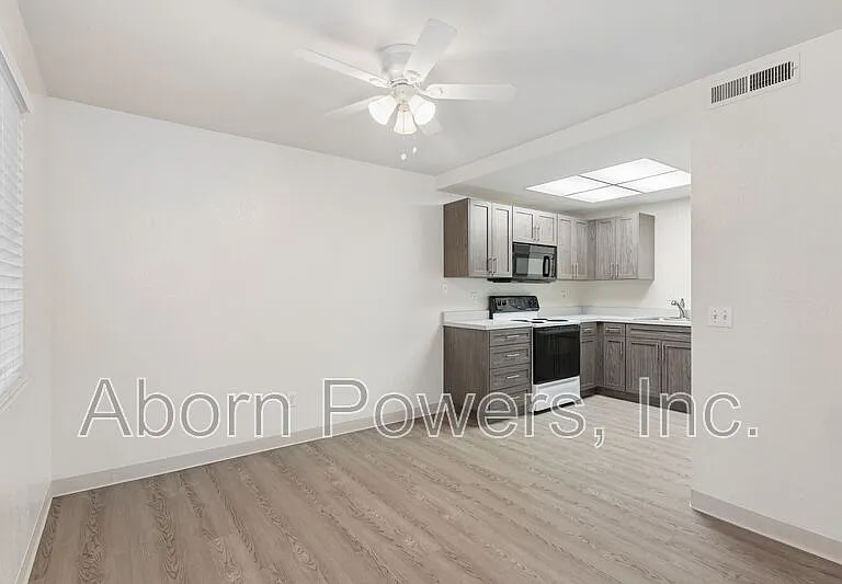 2529 Greenwood Ln #6 — Photo 6