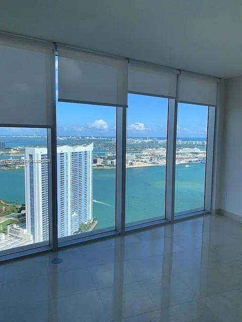 Iconbrickell Condo No 1 — Photo 4