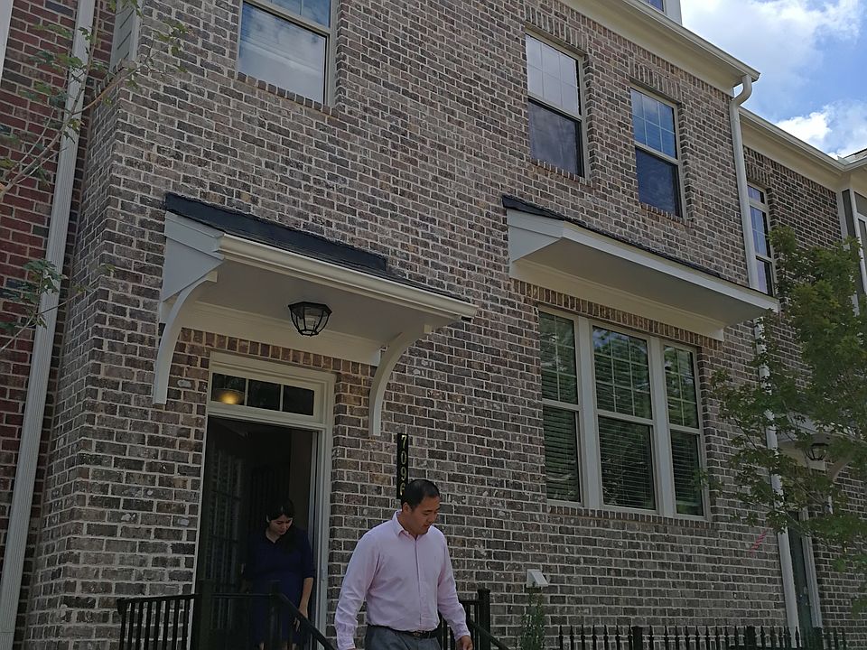 1st image of 7098 Kingswood Run Dr