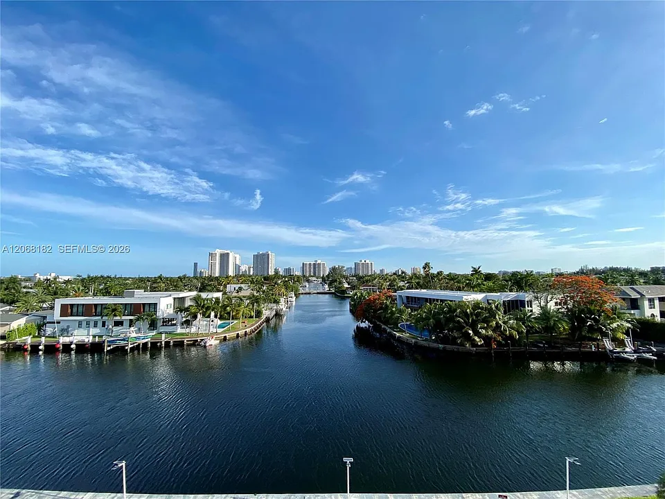 401 Golden Isles Dr #505