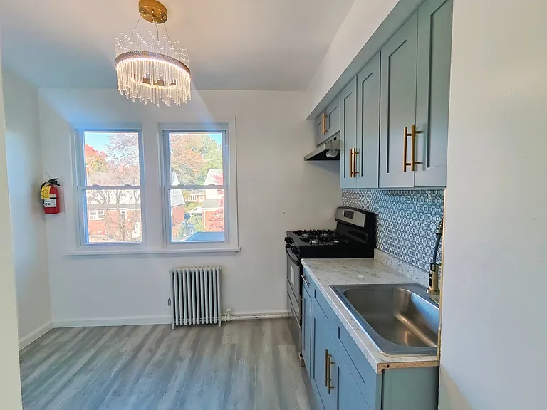 12 Chestnut St #2 — Photo 8