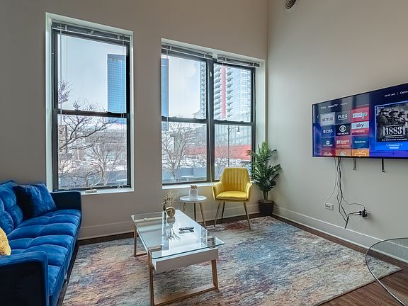 3rd image of 2112 S Michigan Ave APT 5
