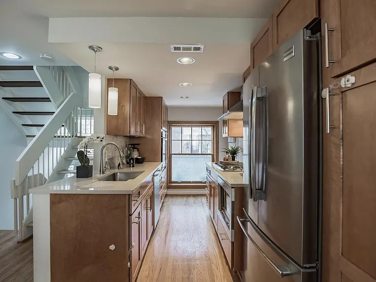 305 Fitzwater St — Photo 3