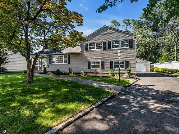 2nd image of 2343 Monica Pl
