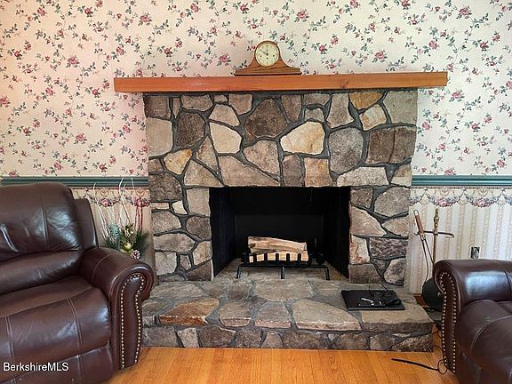 5th image of 851 E New Lenox Rd