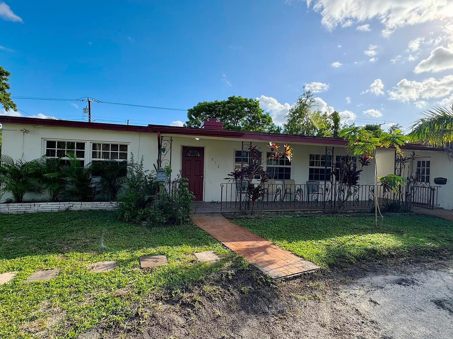 2 bed, 1.0 bath, 1617 sqft, $3,100 — Photo 4