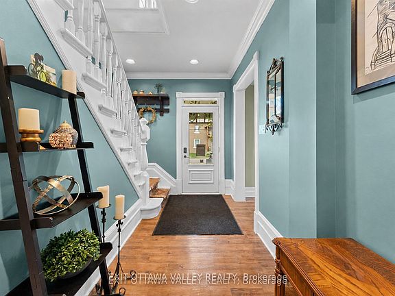 5th image of 1739 Beachburg Rd