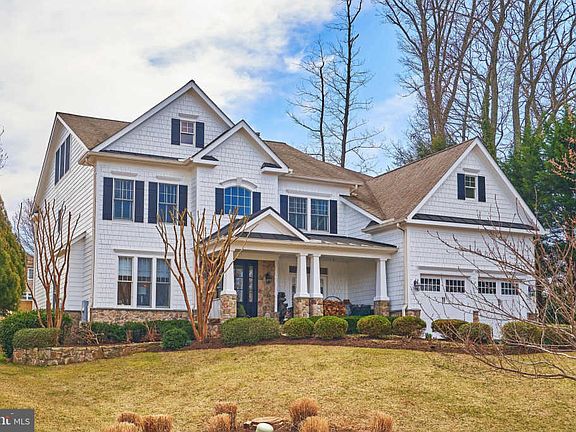 3rd image of 507 John Marshall Dr NE