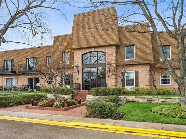 1230 Park Ave W APT 213, Highland Park, IL 60035