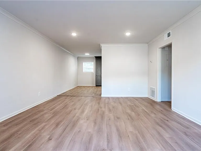 1135 Woodland Ave NE — Photo 14