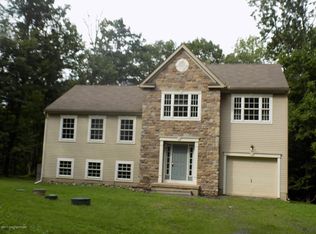 1043 Alpine Dr, East Stroudsburg, PA 18302