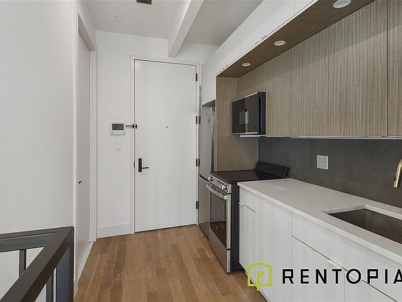 2nd image of 426 Manhattan Ave #1I