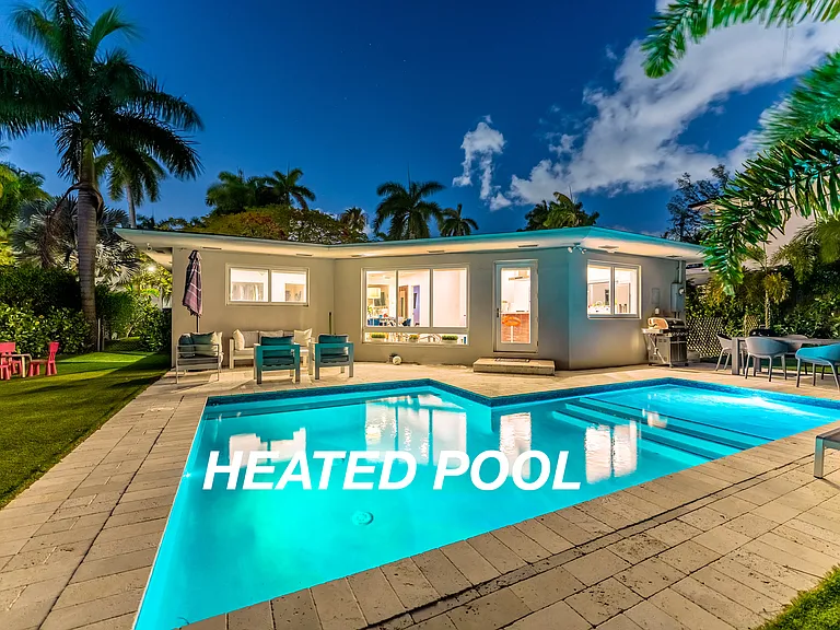 7611 Coquina Dr — Photo 1