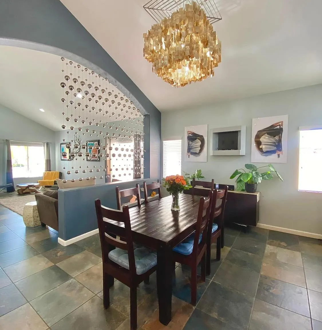 6261 Highland Gardens Dr — Photo 2