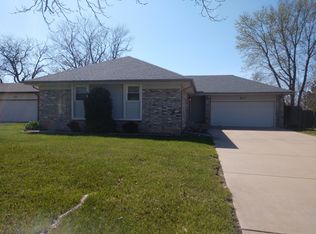 913 S Cypress Dr, Wichita, KS 67207