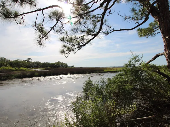 20 George Vause Rd, Panacea, FL 32346