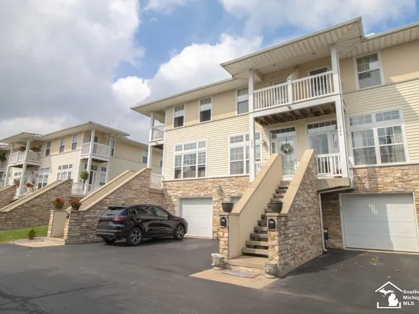404 Beachwalk Trl, Luna Pier, MI 48157