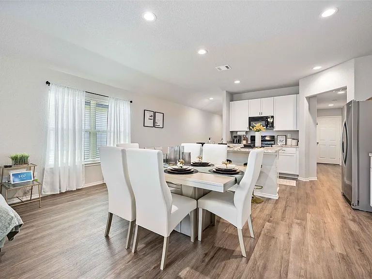 10527 Meadow Saffron Dr — Photo 8
