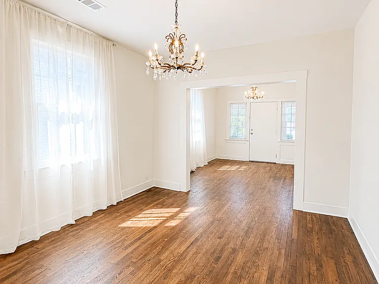 2120 Onzaga St — Photo 3