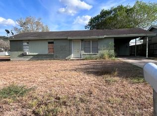 910 S Frans St, Hebbronville, TX 78361
