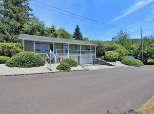 93619 E Bluebird Ln, North Bend, OR 97459