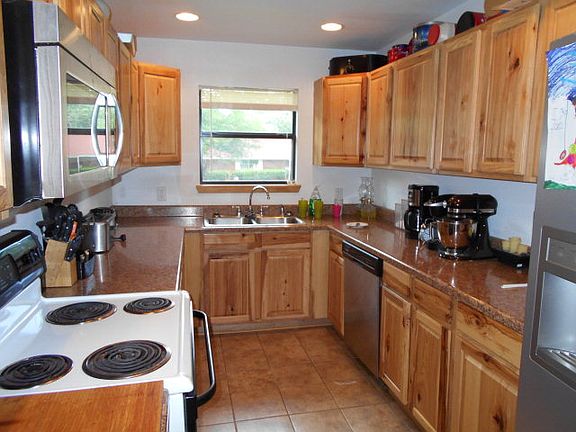 4th image of 124 Shady Creek Dr