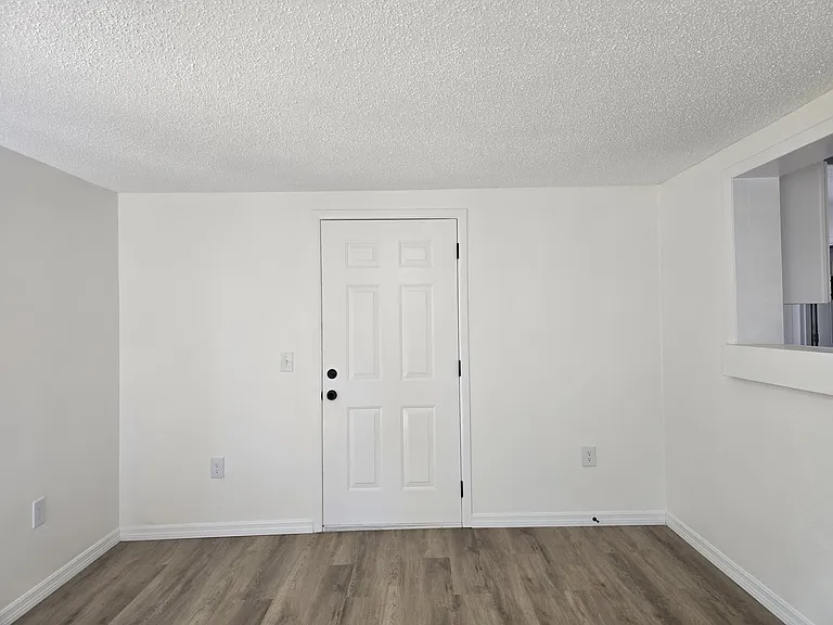 1868 E Cooper Dr — Photo 6