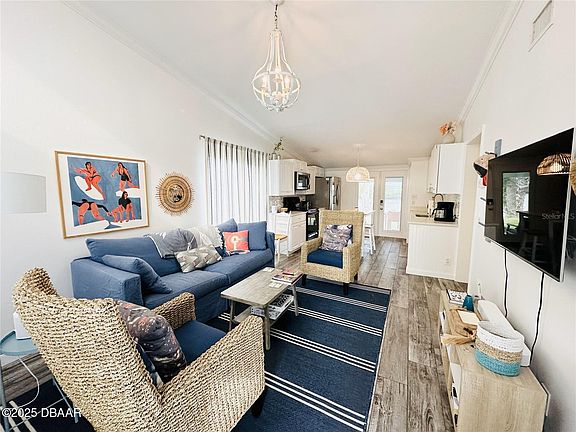4th image of 84 Heather Point Ct