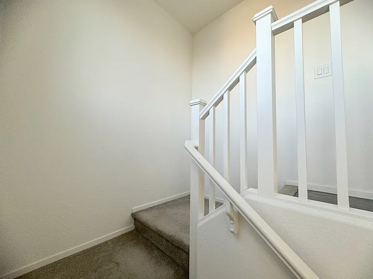 2337 E Huntington Dr — Photo 10