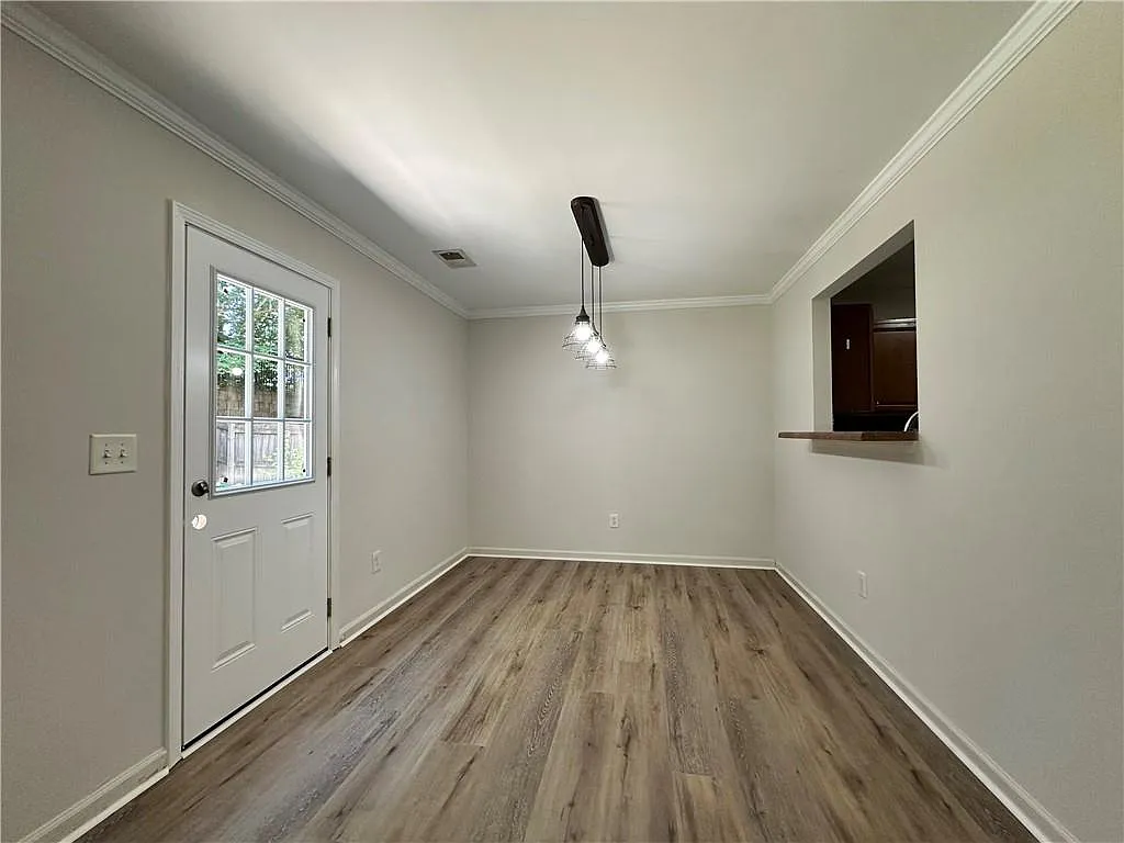 3 bed, 2.5 bath, 1534 sqft, $1,900 — Photo 4