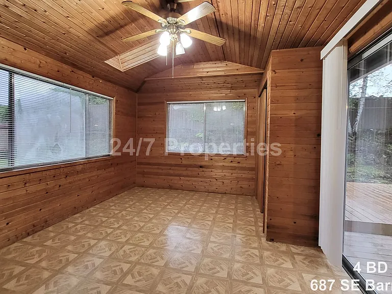 687 SE Barnes Ave — Photo 16