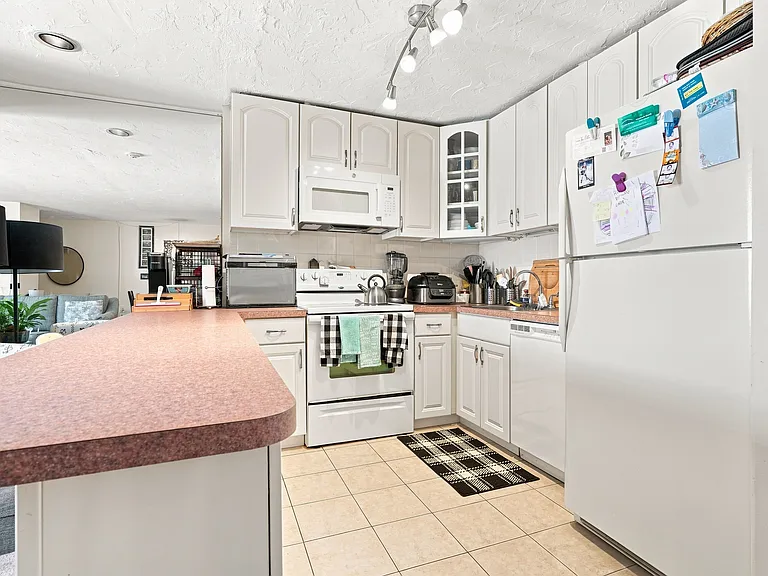 150 Quincy Shore Dr #17 — Photo 6