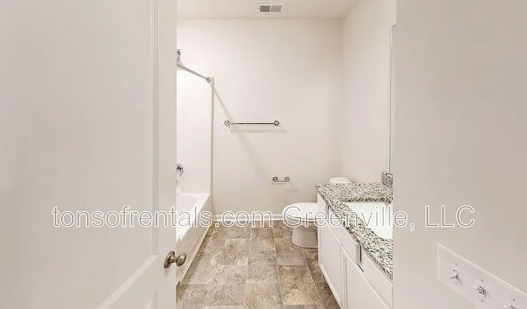 312 Highline Trl — Photo 11
