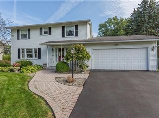 5818 Durham Ln, East Syracuse, NY 13057